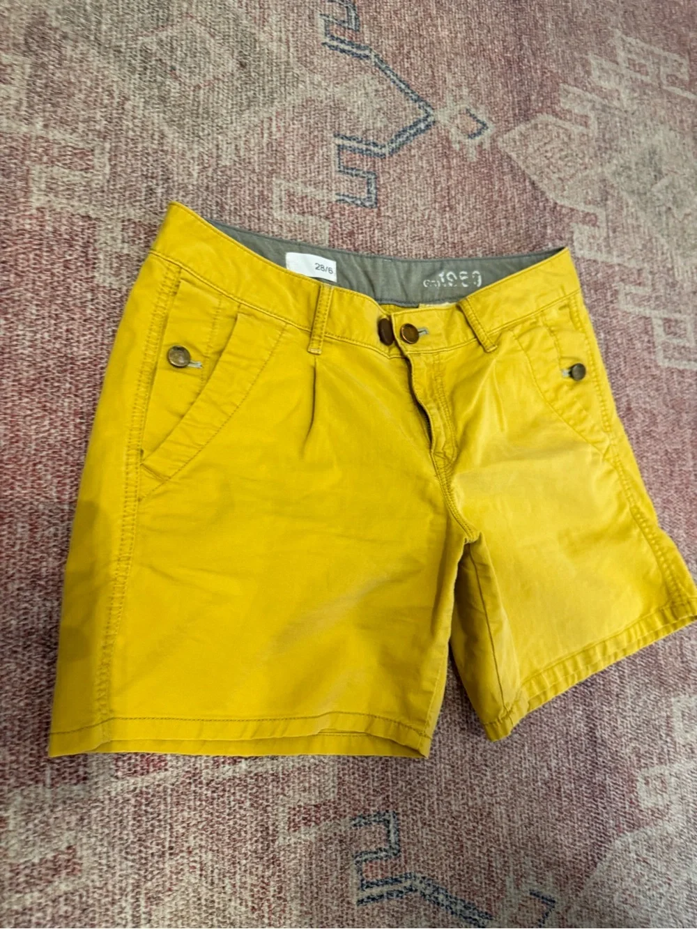 Gap low slung sulpha green/yellow soft chinos 6inch inseam size 6/28